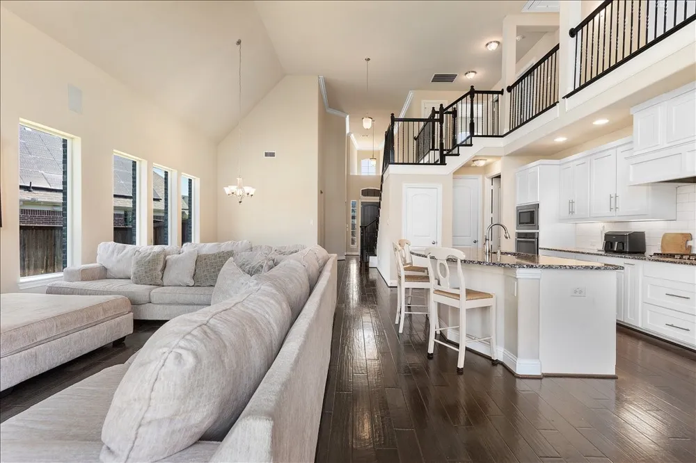 701 Auburn Court Savannah, TX 76227