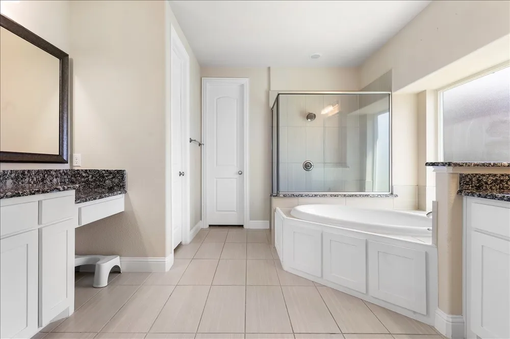 701 Auburn Court Savannah, TX 76227