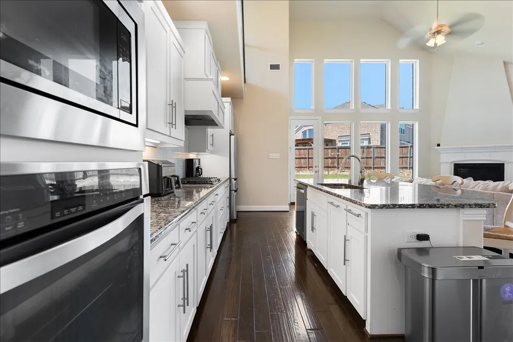 701 Auburn Court Savannah, TX 76227