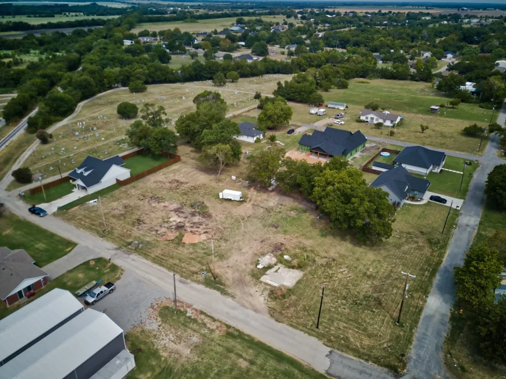 402 W Hunt Street Leonard, TX 75452