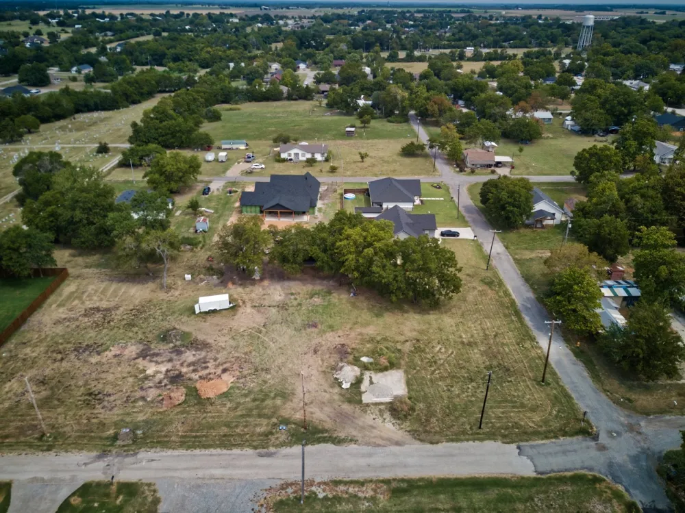 402 W Hunt Street Leonard, TX 75452