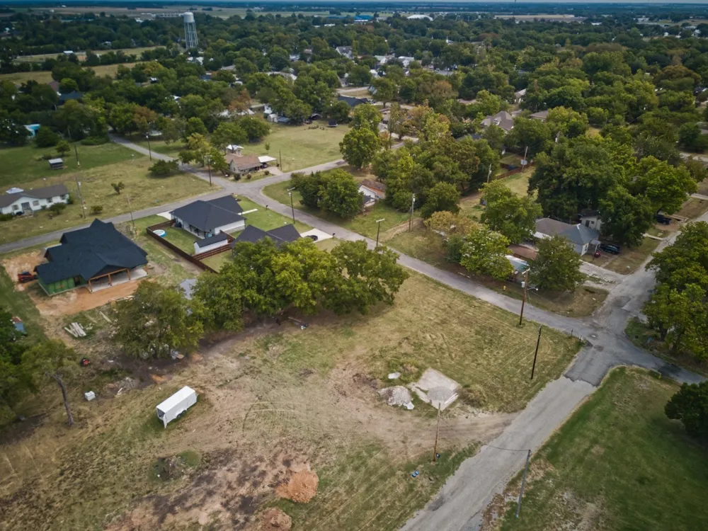 402 W Hunt Street Leonard, TX 75452