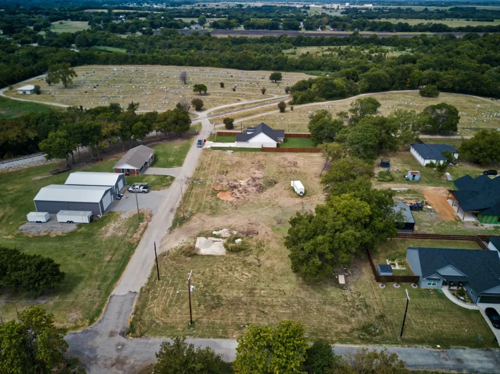 402 W Hunt Street Leonard, TX 75452