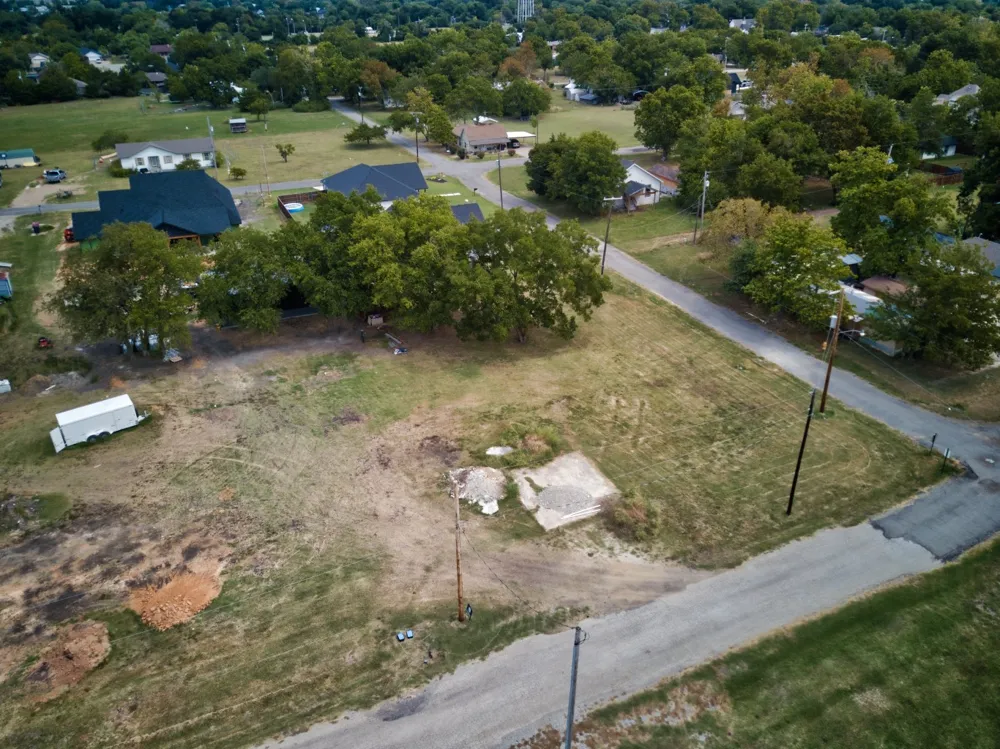 402 W Hunt Street Leonard, TX 75452