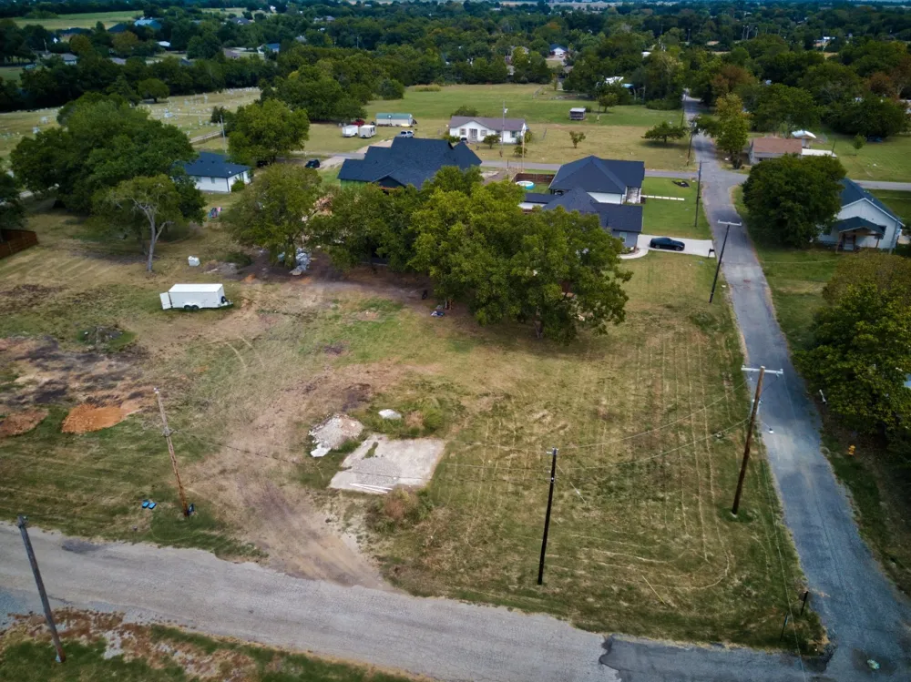 402 W Hunt Street Leonard, TX 75452
