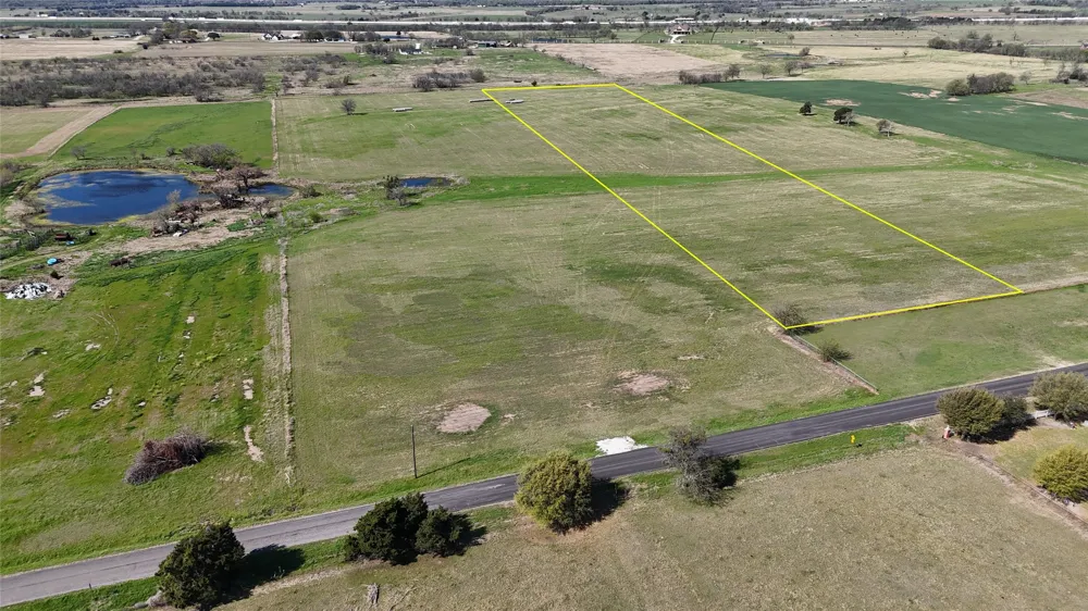 Cemetery Road West, TX 76691
