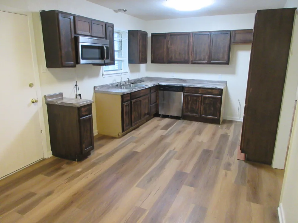 816 S Spruce Street Vivian, LA 71082