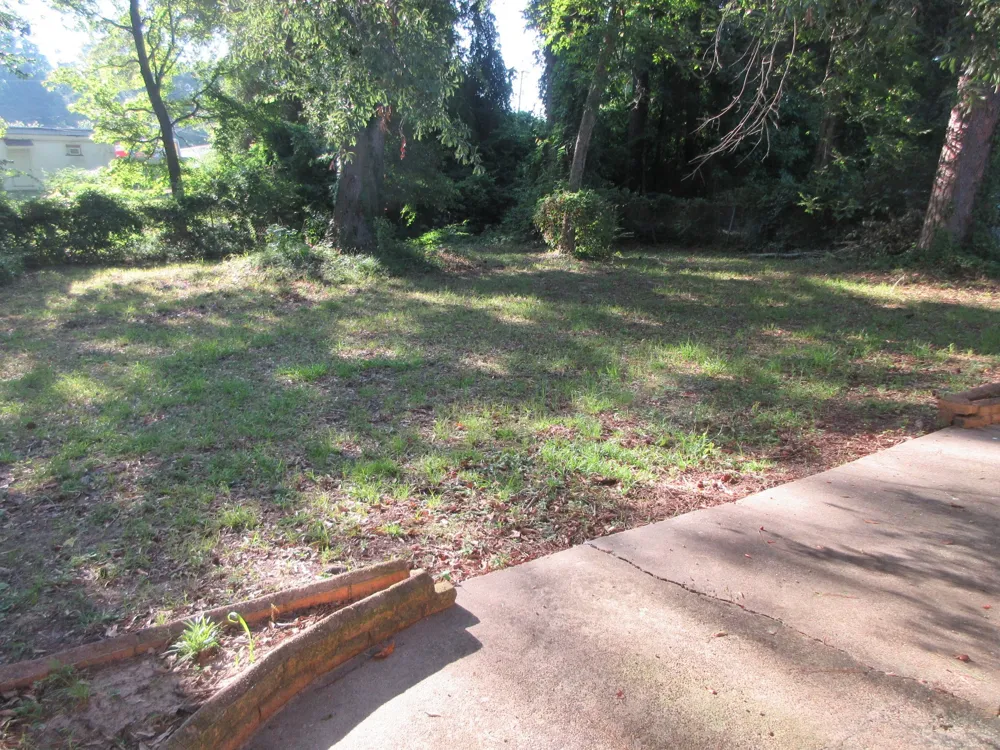 816 S Spruce Street Vivian, LA 71082