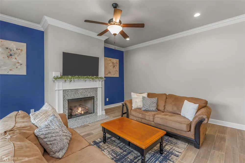457 Mangrove Lane Bossier City, LA 71111