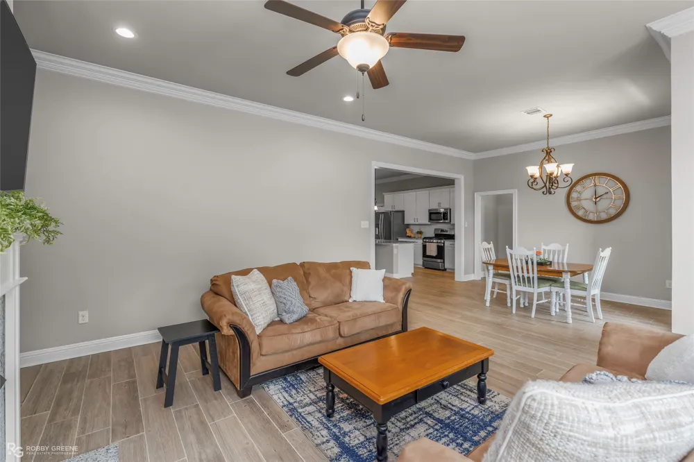 457 Mangrove Lane Bossier City, LA 71111