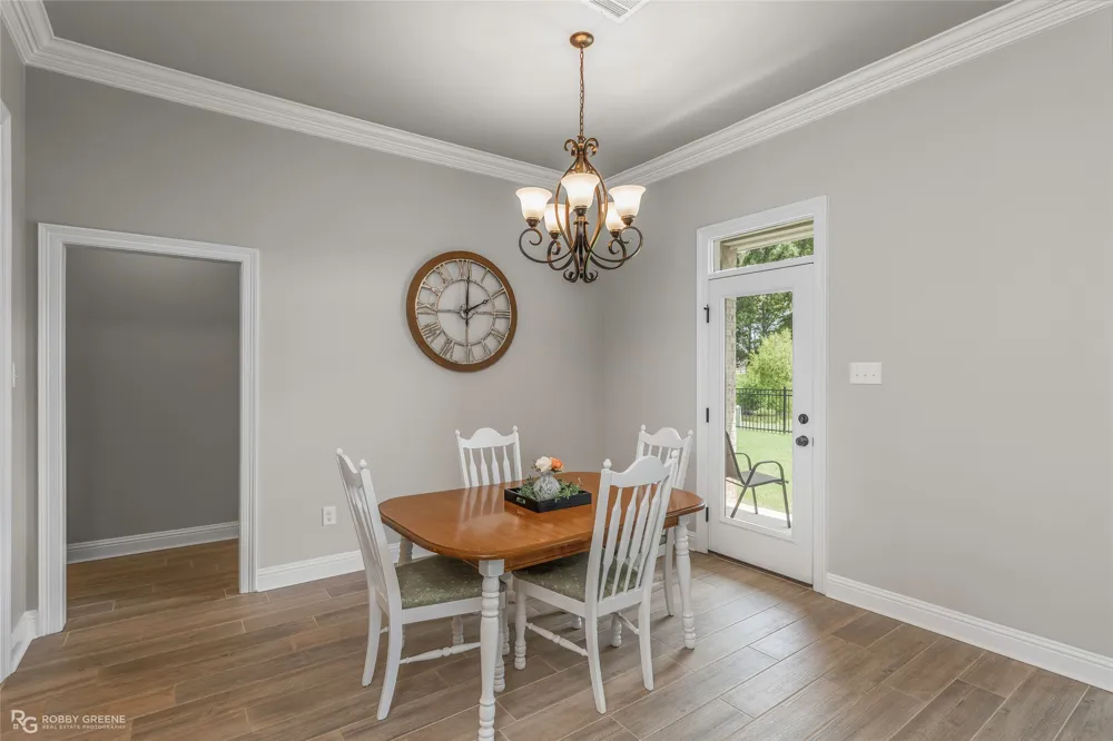 457 Mangrove Lane Bossier City, LA 71111