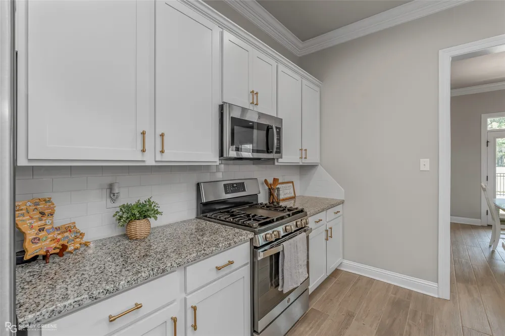 457 Mangrove Lane Bossier City, LA 71111