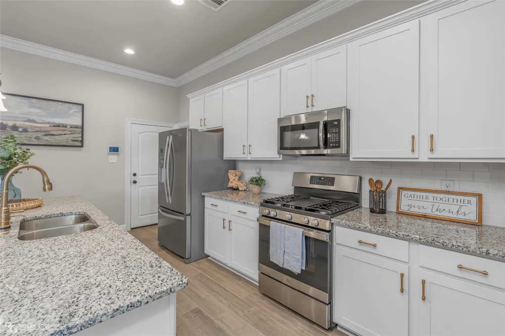 457 Mangrove Lane Bossier City, LA 71111