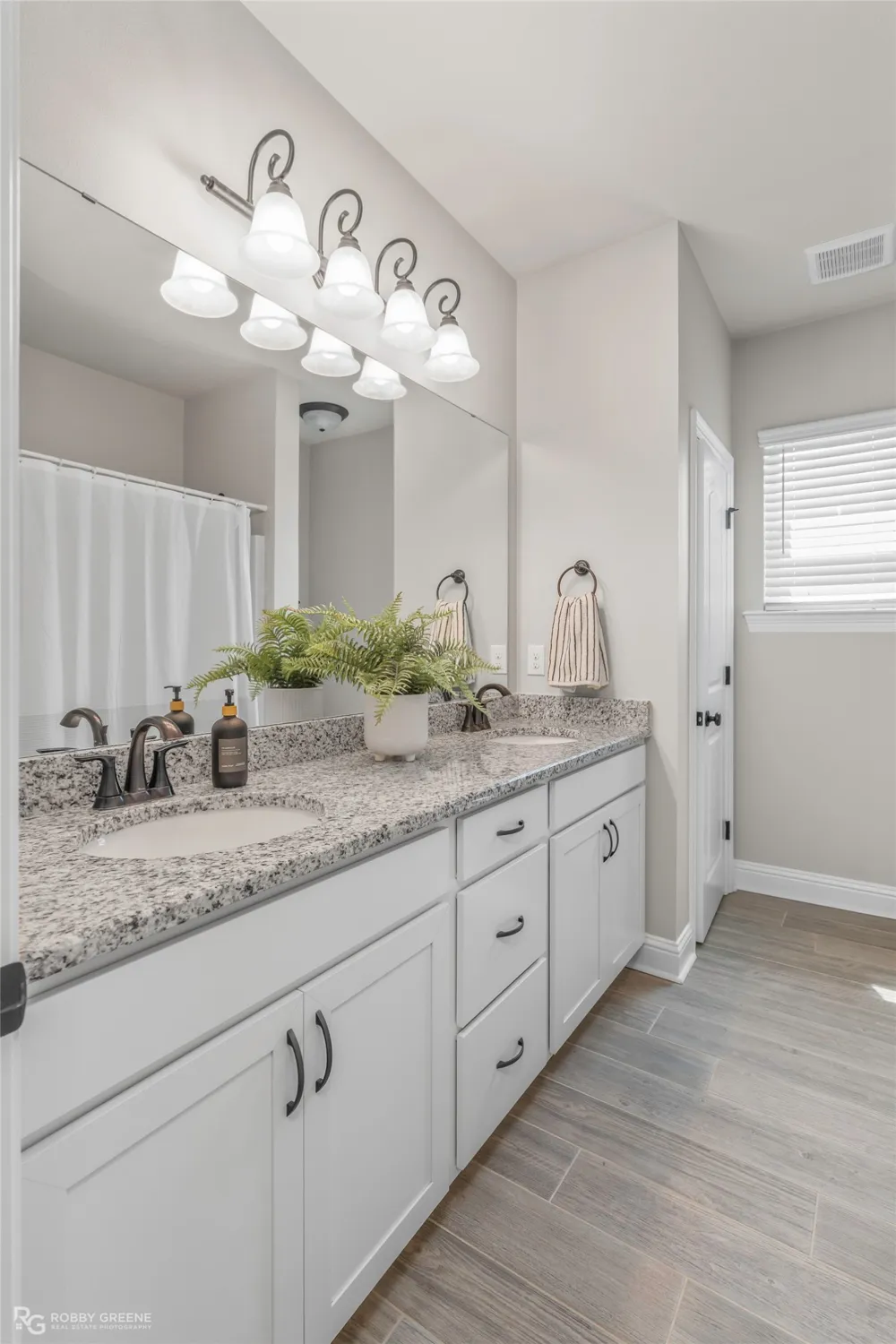 457 Mangrove Lane Bossier City, LA 71111