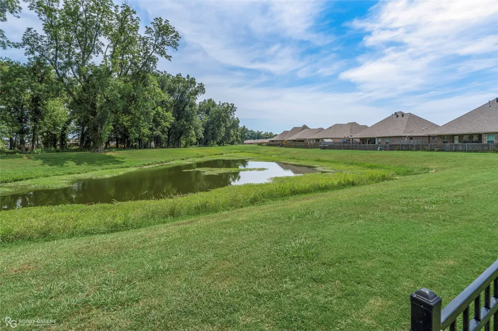 457 Mangrove Lane Bossier City, LA 71111