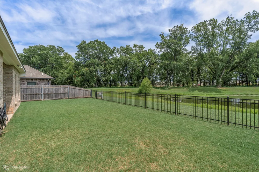 457 Mangrove Lane Bossier City, LA 71111