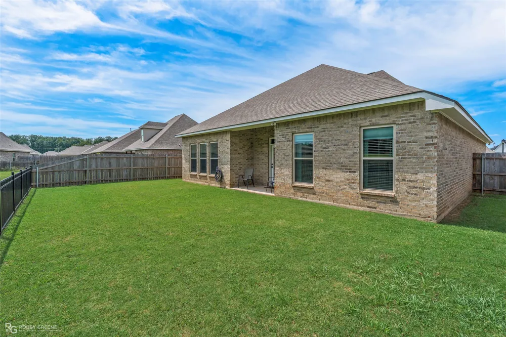 457 Mangrove Lane Bossier City, LA 71111