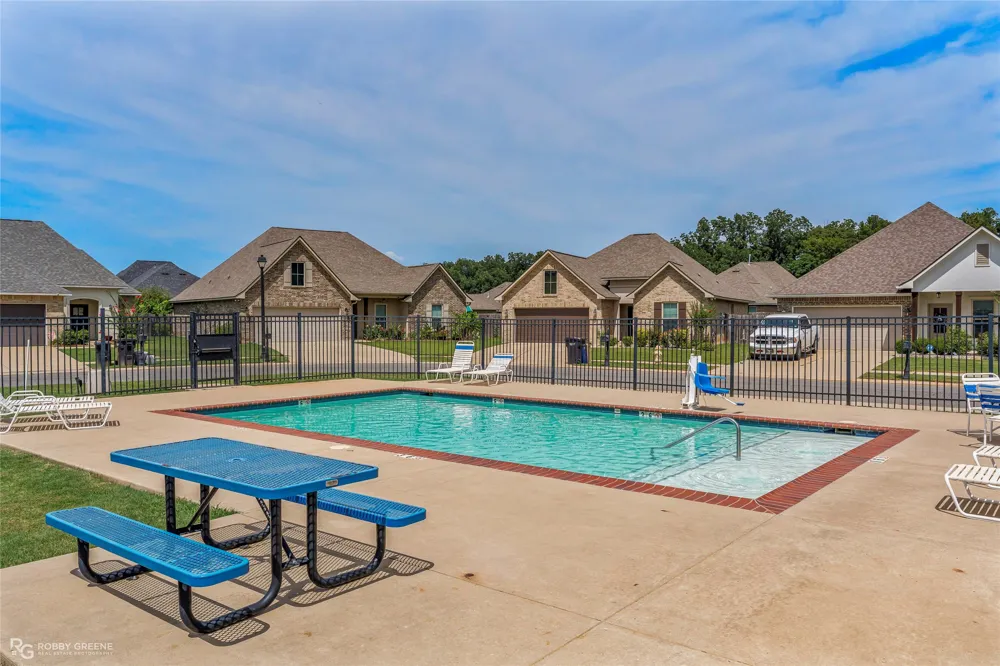 457 Mangrove Lane Bossier City, LA 71111