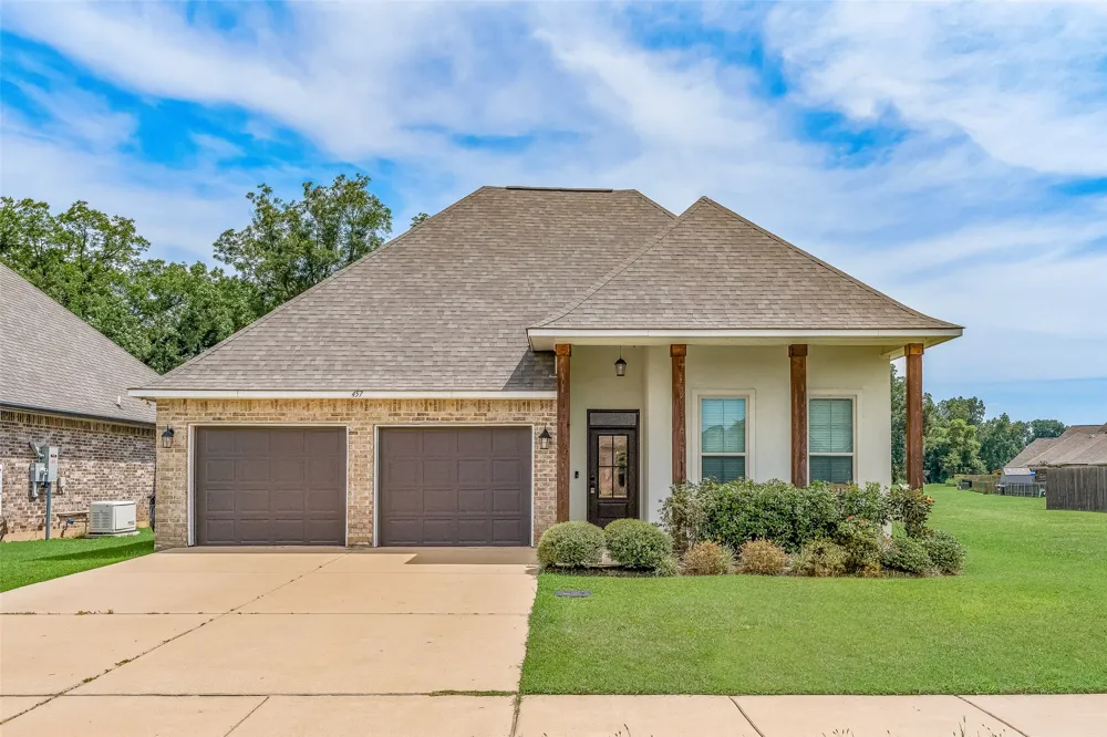 457 Mangrove Lane Bossier City, LA 71111