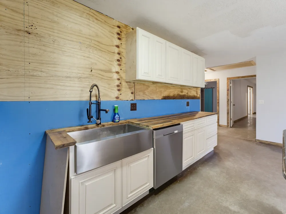 205 County Road 1794 Sunset, TX 76270