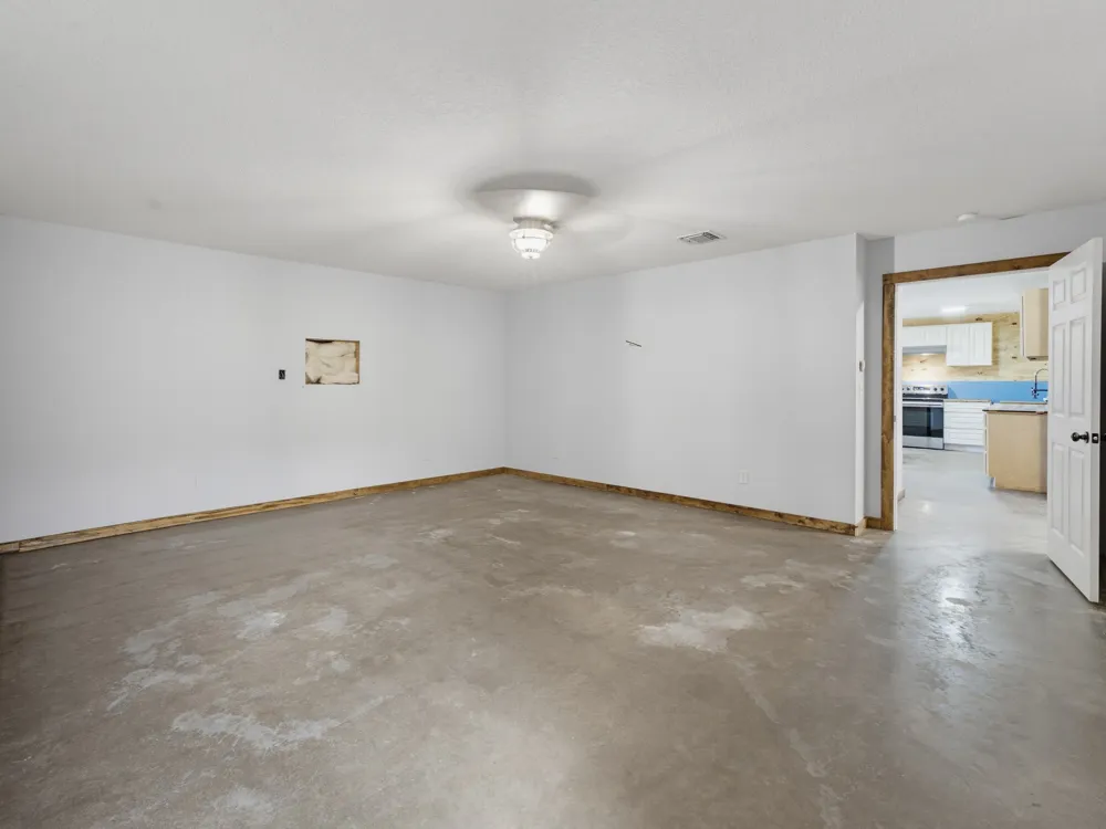 205 County Road 1794 Sunset, TX 76270