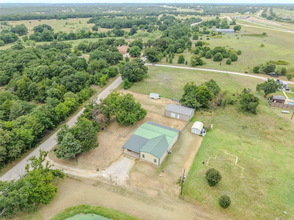 205 County Road 1794 Sunset, TX 76270