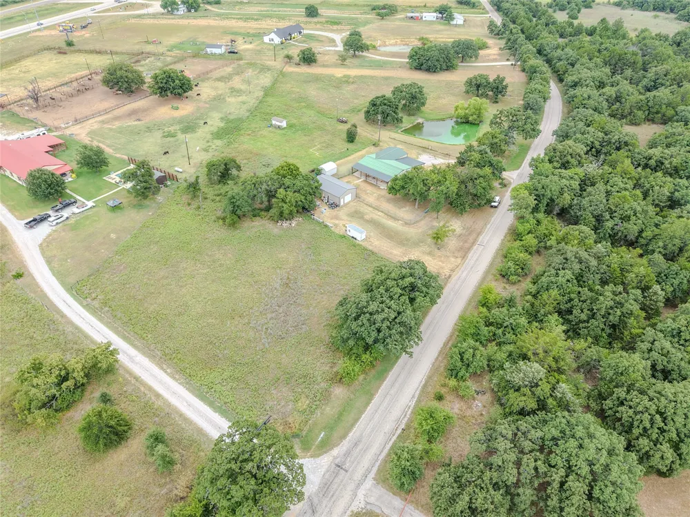 205 County Road 1794 Sunset, TX 76270