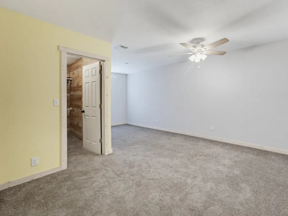 205 County Road 1794 Sunset, TX 76270