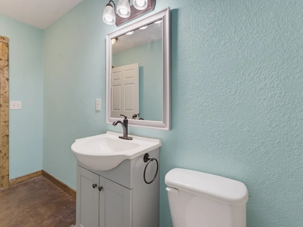 205 County Road 1794 Sunset, TX 76270