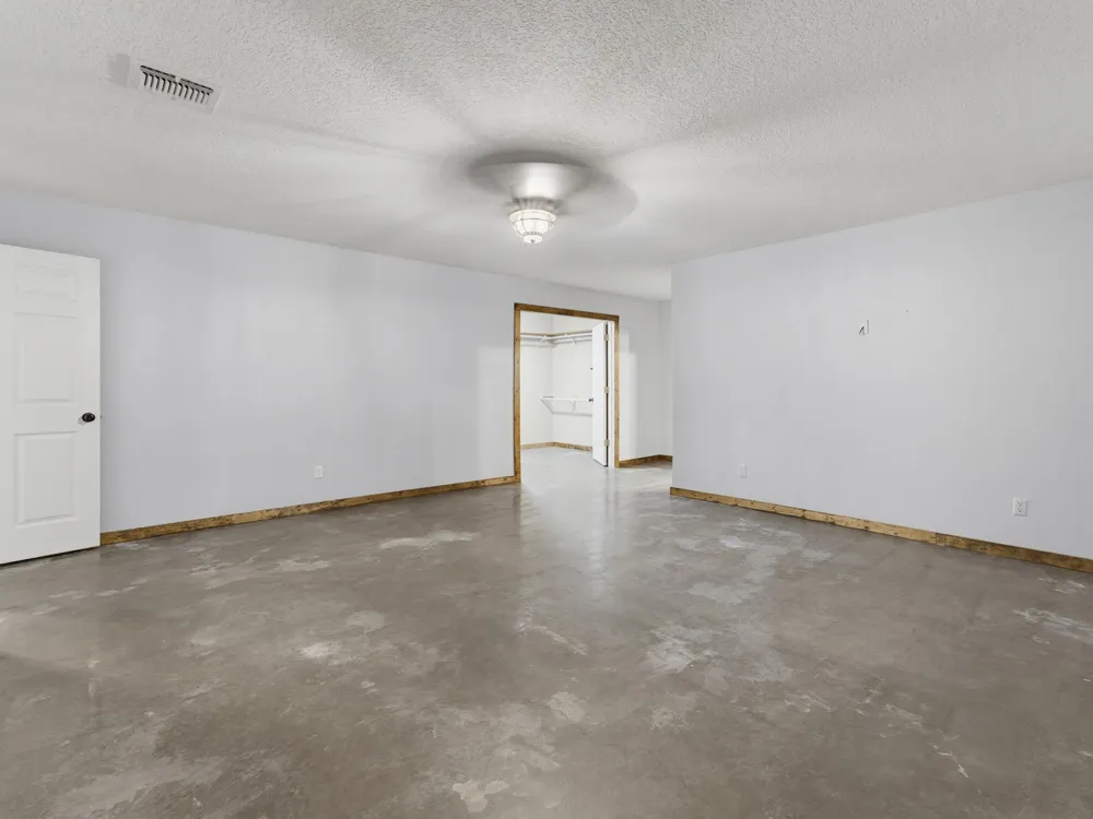 205 County Road 1794 Sunset, TX 76270
