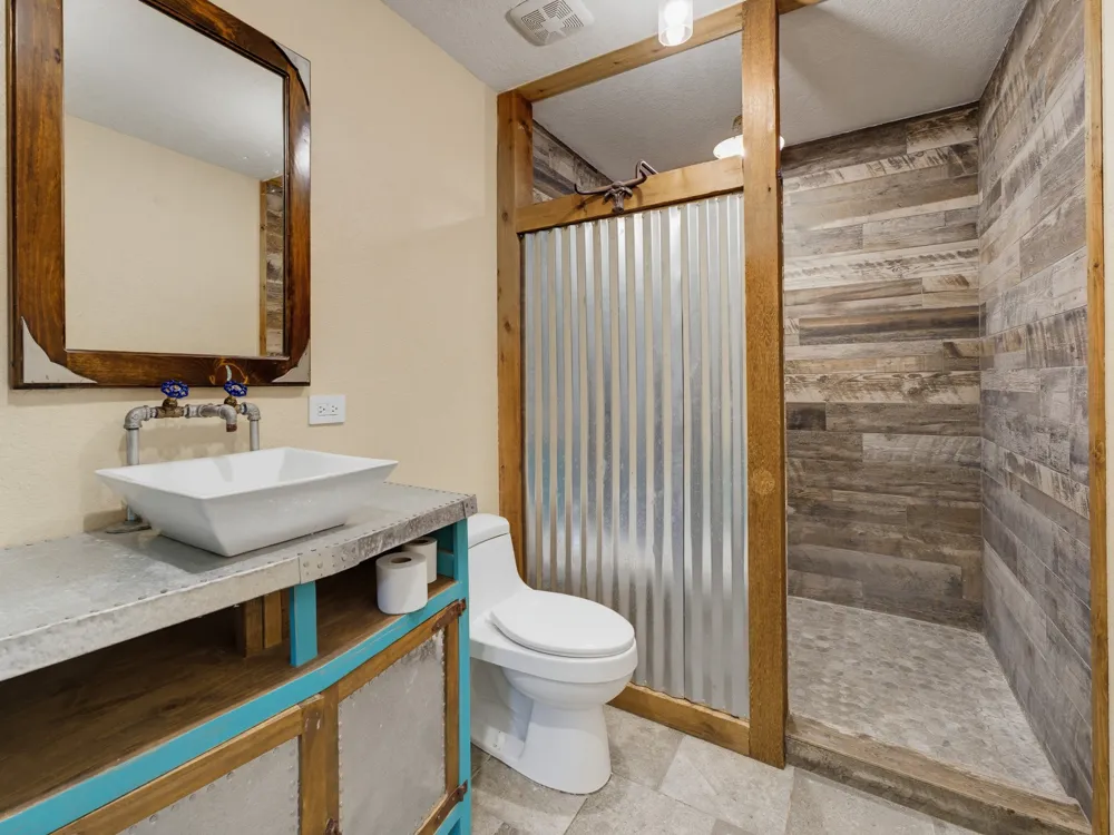 205 County Road 1794 Sunset, TX 76270