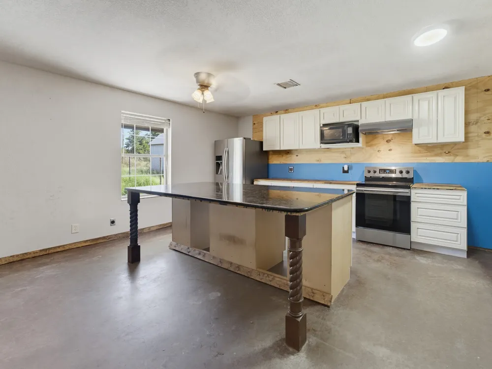 205 County Road 1794 Sunset, TX 76270