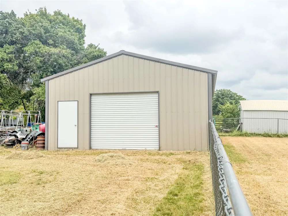 205 County Road 1794 Sunset, TX 76270