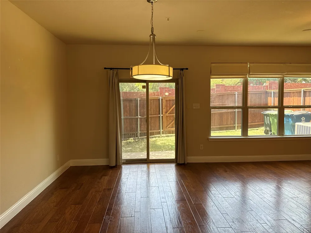 2610 Jackson Drive Lewisville, TX 75067