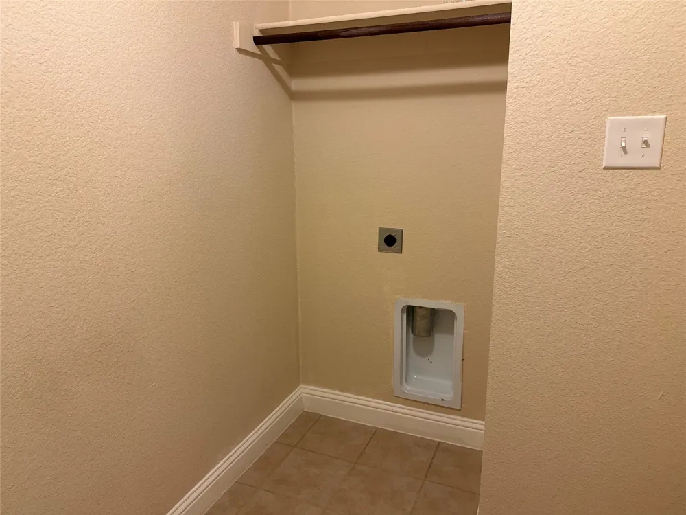 2610 Jackson Drive Lewisville, TX 75067