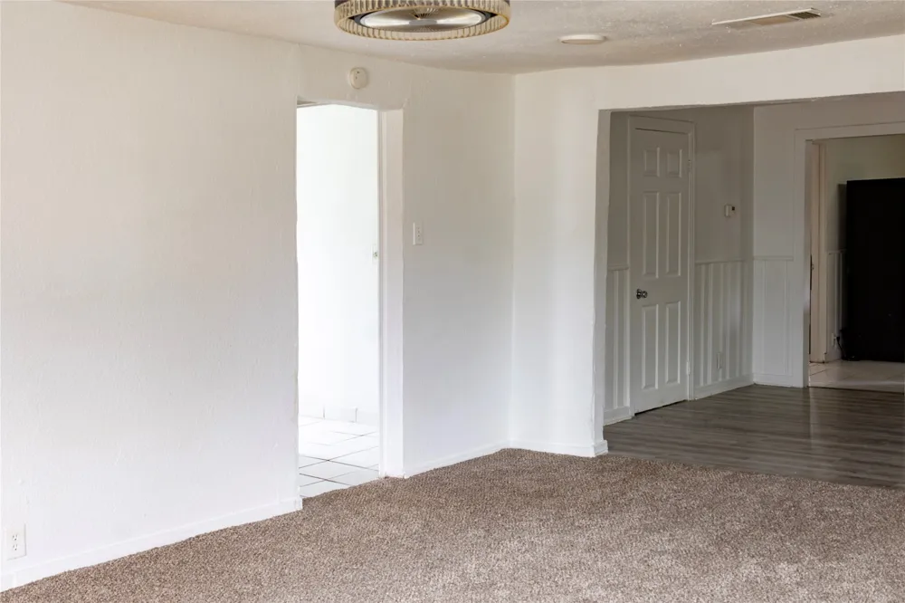 936 E Cantey Street Fort Worth, TX 76104