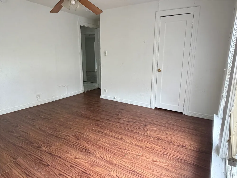 936 E Cantey Street Fort Worth, TX 76104