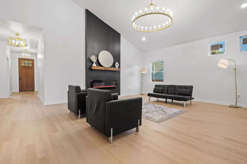 707 Hilltop Drive Irving, TX 75060
