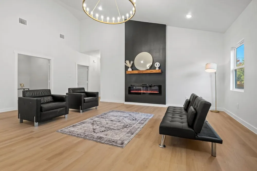 707 Hilltop Drive Irving, TX 75060