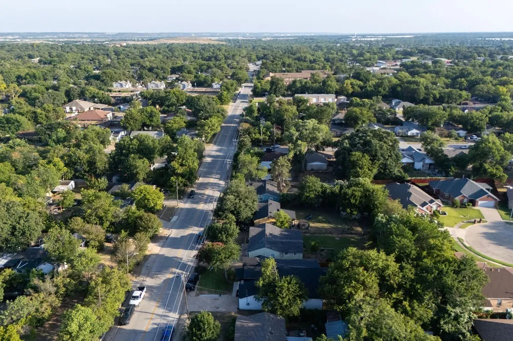 707 Hilltop Drive Irving, TX 75060