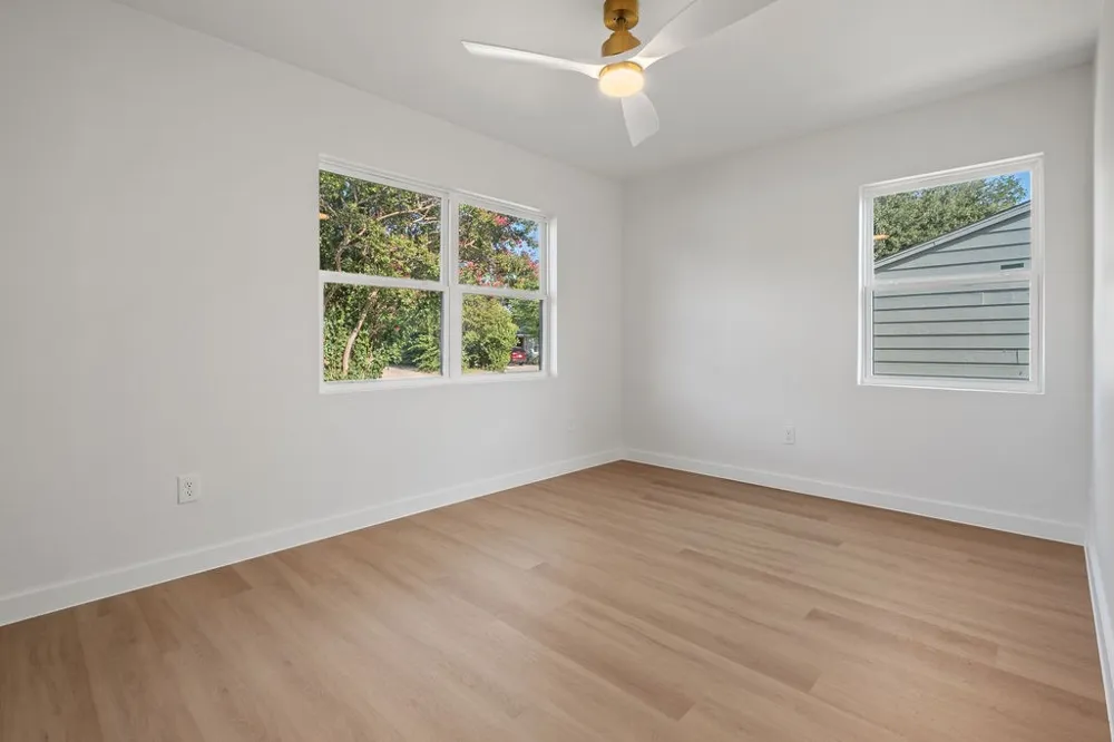707 Hilltop Drive Irving, TX 75060
