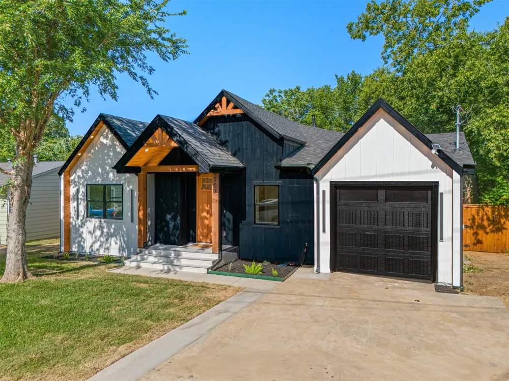 707 Hilltop Drive Irving, TX 75060