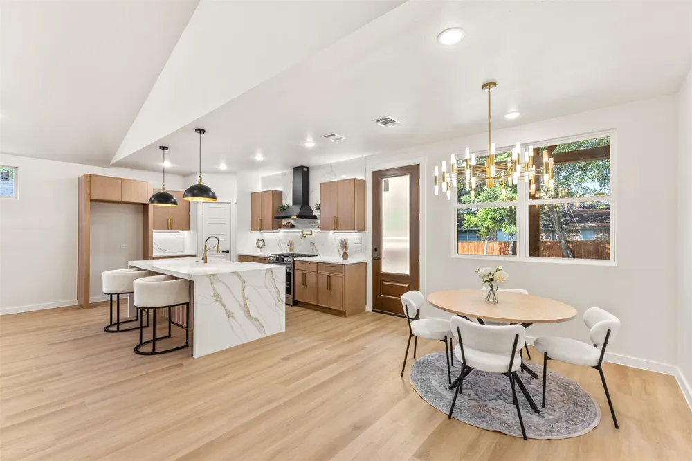707 Hilltop Drive Irving, TX 75060