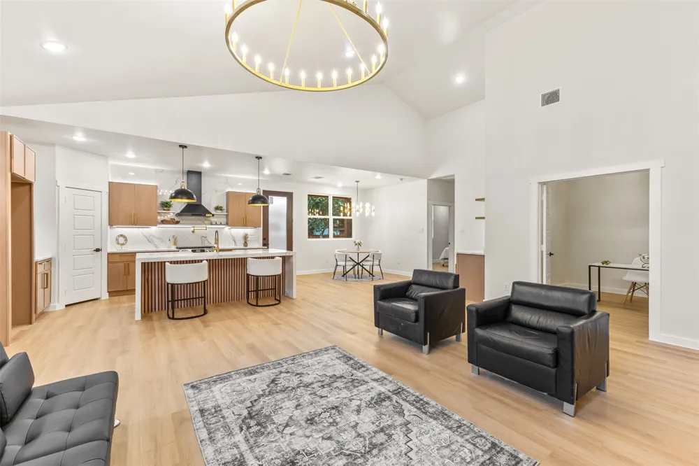 707 Hilltop Drive Irving, TX 75060