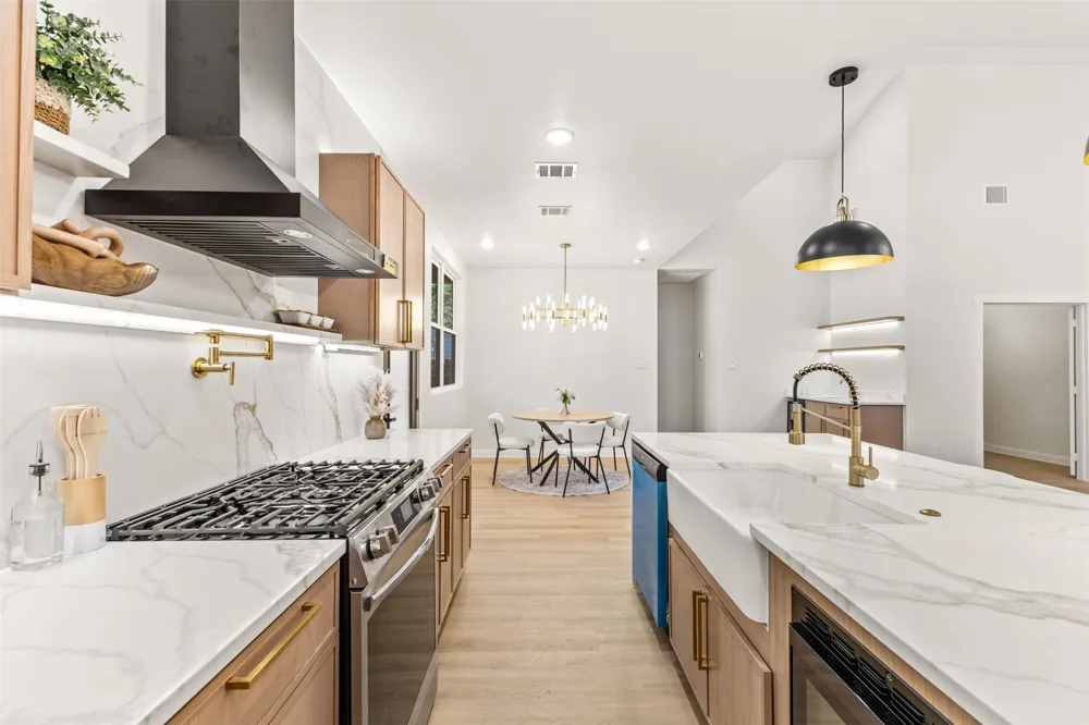 707 Hilltop Drive Irving, TX 75060