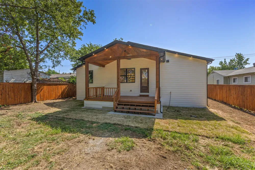 707 Hilltop Drive Irving, TX 75060