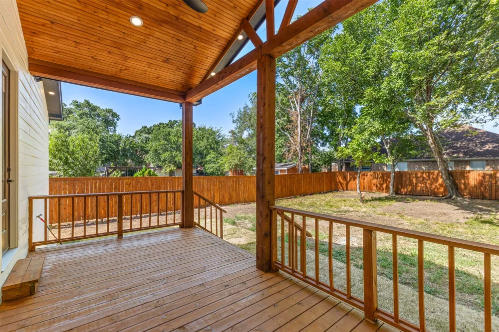 707 Hilltop Drive Irving, TX 75060