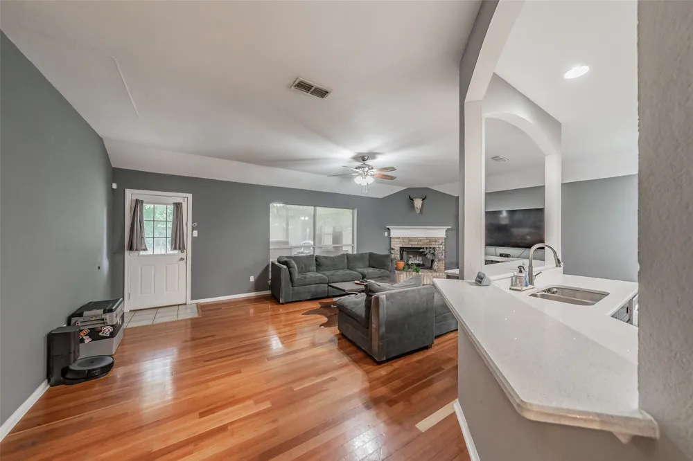 137 Roberts Drive Saginaw, TX 76179