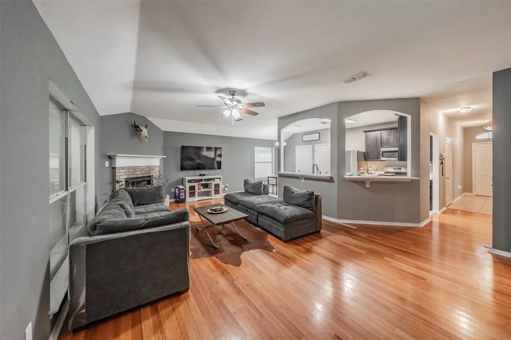137 Roberts Drive Saginaw, TX 76179