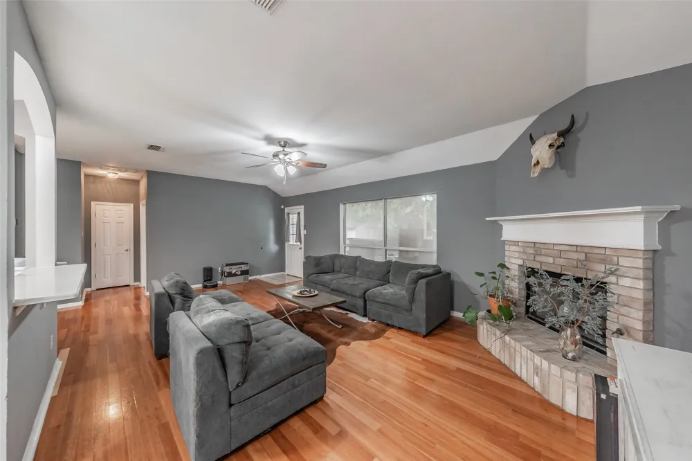 137 Roberts Drive Saginaw, TX 76179